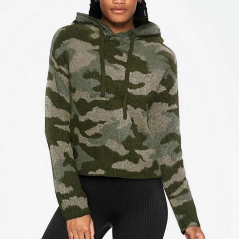 Victoria’s Secret PINK Cropped Camo Sweater. Small. New. Soft Pullover Hooded.